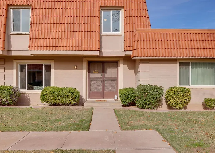 2 Mi To Old Town! Dog-friendly W/ Pool