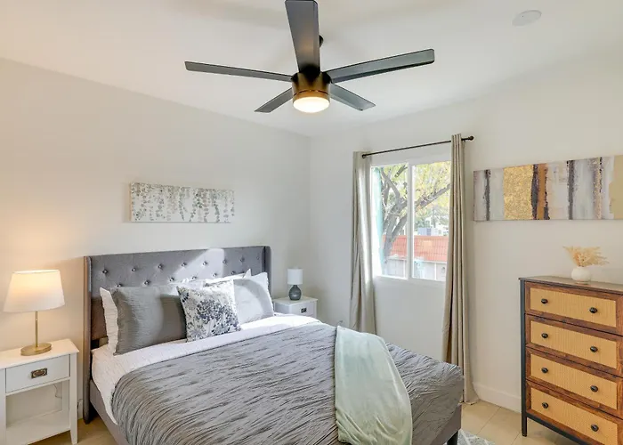 2 Mi To Old Town! Dog-friendly W/ Pool Holiday home