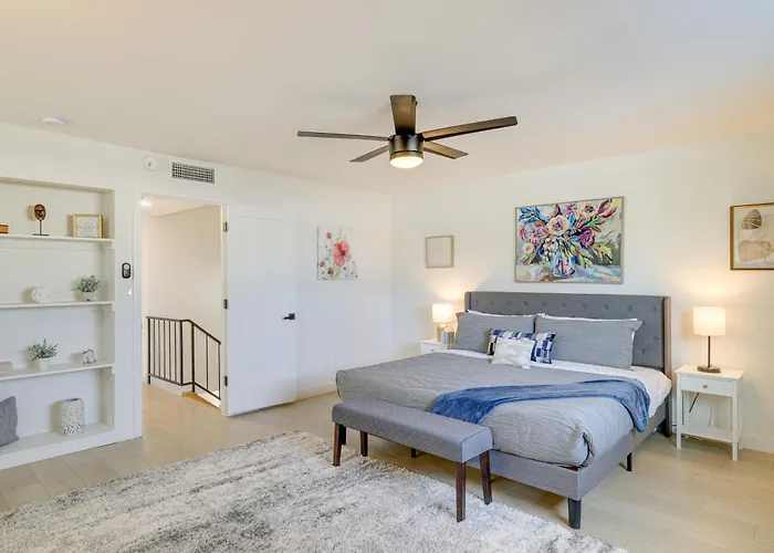 2 Mi To Old Town! Dog-friendly W/ Pool Holiday home