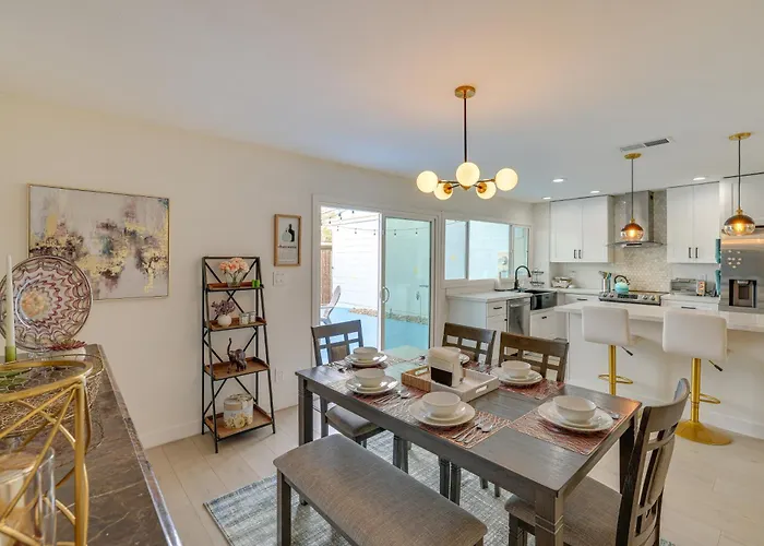 Holiday home 2 Mi To Old Town! Dog-friendly W/ Pool