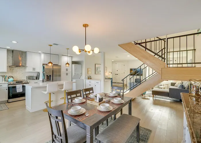 2 Mi To Old Town! Dog-friendly W/ Pool Holiday home Scottsdale
