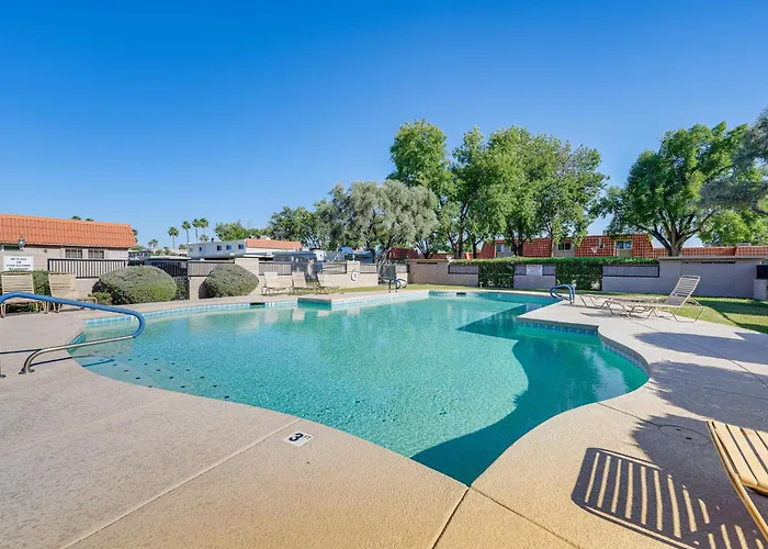 2 Mi To Old Town! Dog-friendly W/ Pool